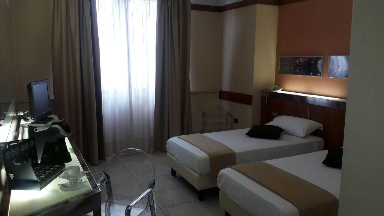 Hotel Artemide Aversa Exterior foto